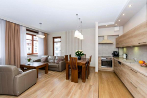 Gold - Neptun Park by OneApartments in Danzig